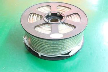 Shenzhen Quality Super Bright Høyspent vanntett AC110V/220V 5050 SMD LED Strip for dekorasjon